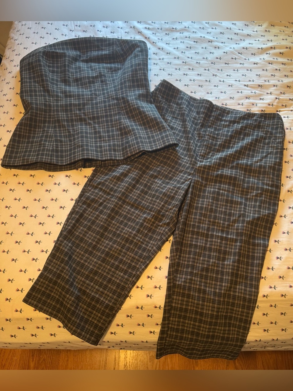Reformation x Kacey Musgraves two piece set - Picture 2 of 11
